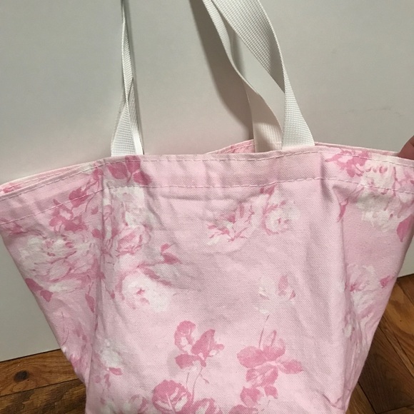 LoveShackFancy x PINK Exclusive NYC Tote Bag - Picture 7 of 8